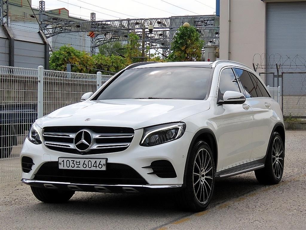 벤츠 GLC 클래스 GLC클래스 X253 GLC 300 4MATIC AMG LINE 이미지 2