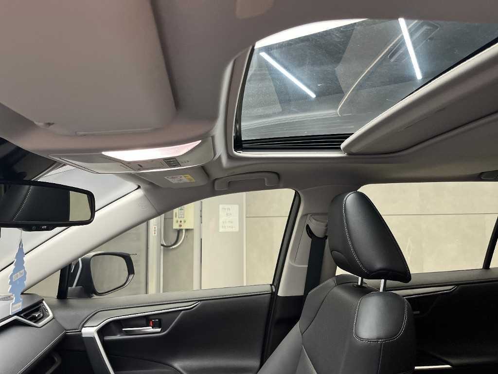 토요타 라브4 RAV4(5세대) 2.5 4WD 하이브리드 LTD 이미지 15