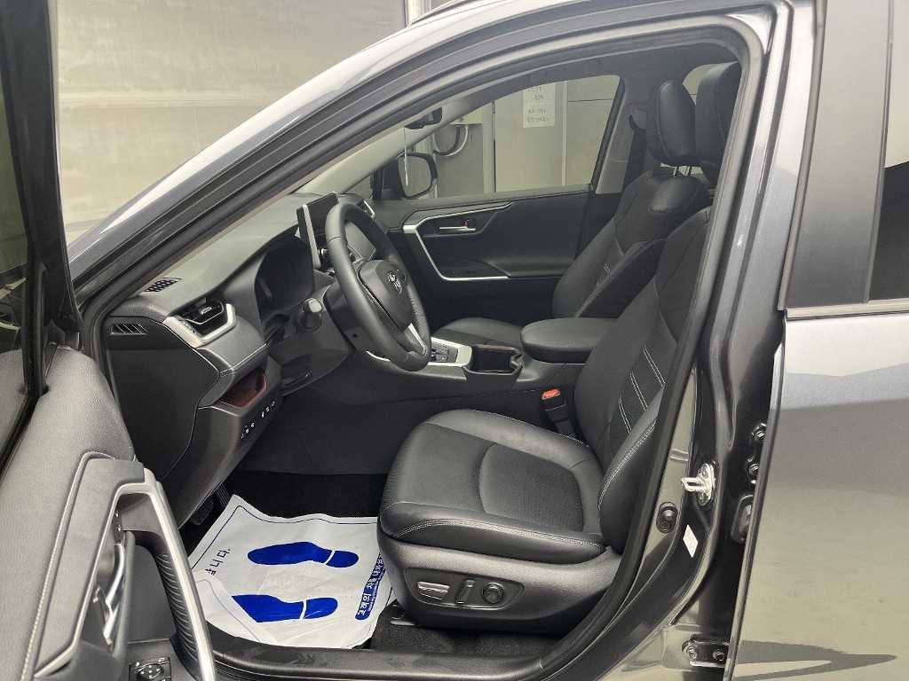 토요타 라브4 RAV4(5세대) 2.5 4WD 하이브리드 LTD 이미지 5
