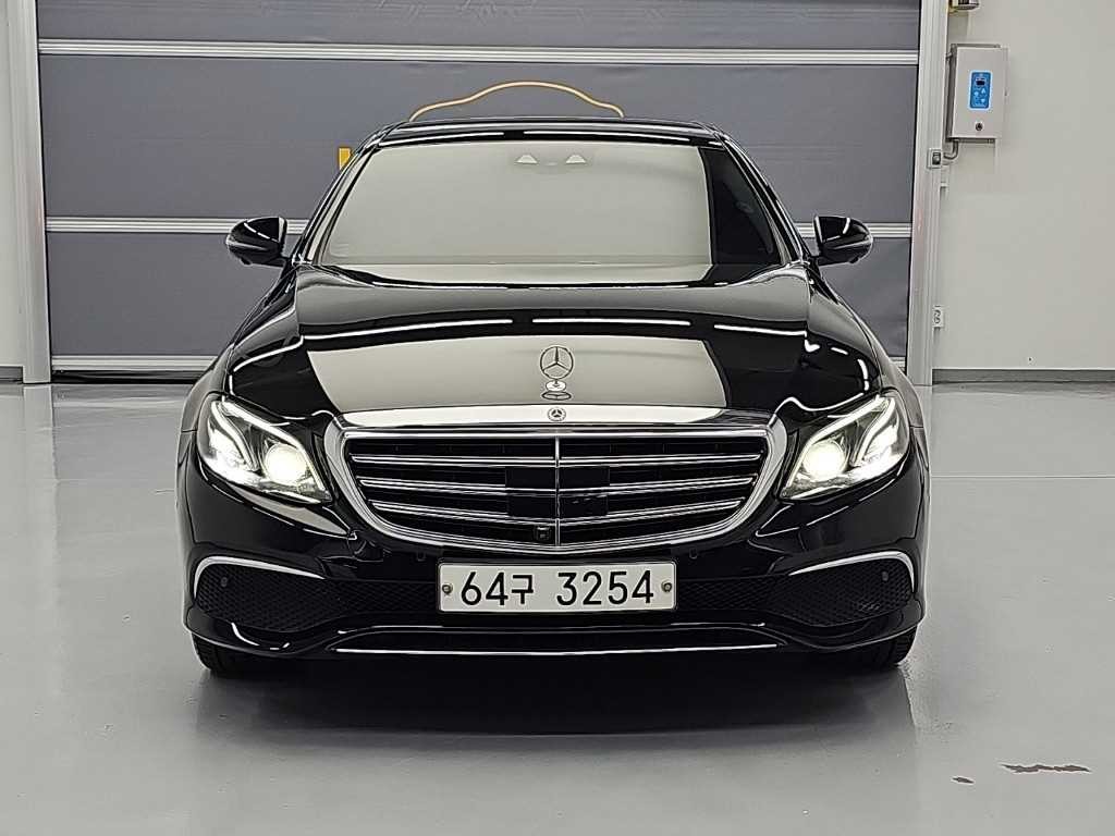 벤츠 E 클래스 E-클래스 W213 E400 4MATIC 익스클루시브 이미지 2