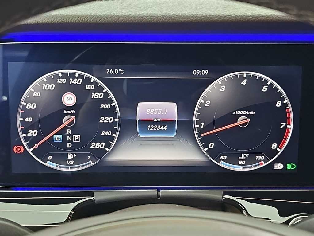 벤츠 E 클래스 E-클래스 W213 E400 4MATIC 익스클루시브 이미지 6