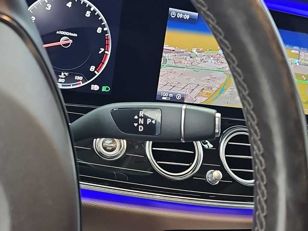 벤츠 E 클래스 E-클래스 W213 E400 4MATIC 익스클루시브 이미지 8