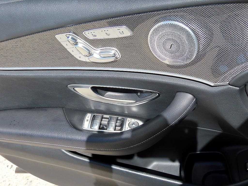 벤츠 E 클래스 E-클래스 W213 E300 4MATIC 익스클루시브 이미지 12
