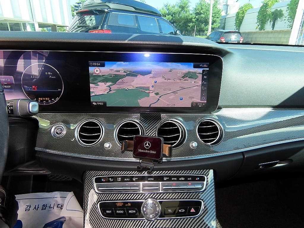 벤츠 E 클래스 E-클래스 W213 E300 4MATIC 익스클루시브 이미지 13