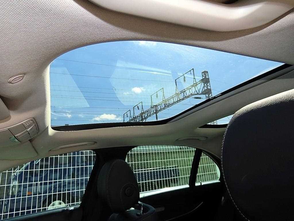 벤츠 E 클래스 E-클래스 W213 E300 4MATIC 익스클루시브 이미지 16