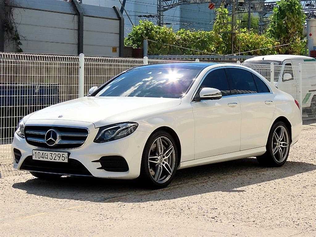 벤츠 E 클래스 E-클래스 W213 E300 4MATIC 익스클루시브 이미지 2