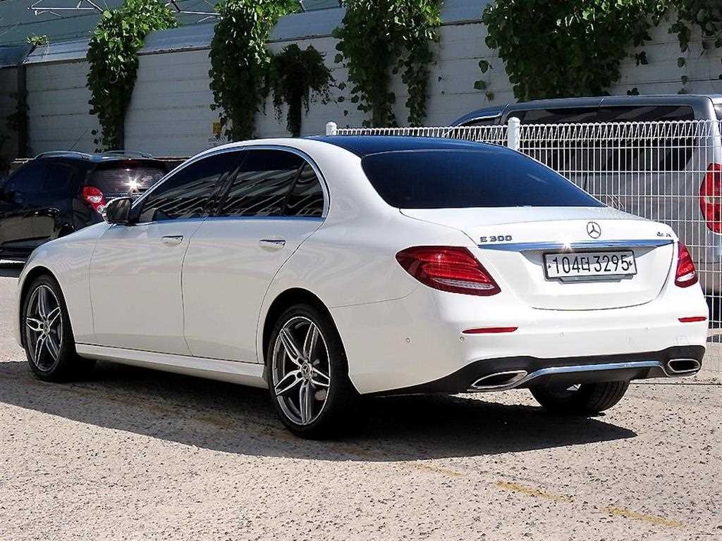 벤츠 E 클래스 E-클래스 W213 E300 4MATIC 익스클루시브 이미지 3