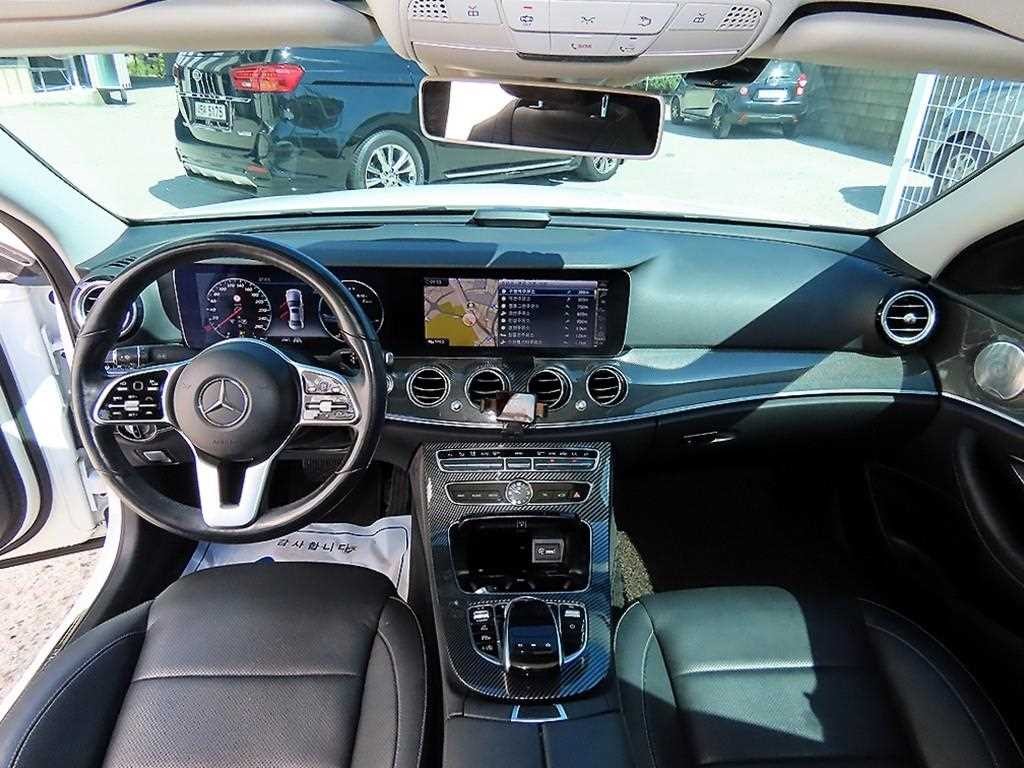벤츠 E 클래스 E-클래스 W213 E300 4MATIC 익스클루시브 이미지 7