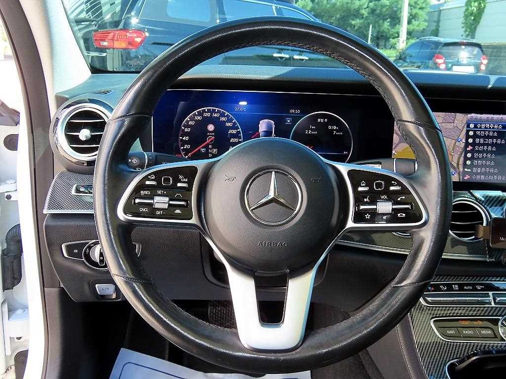 벤츠 E 클래스 E-클래스 W213 E300 4MATIC 익스클루시브 이미지 8