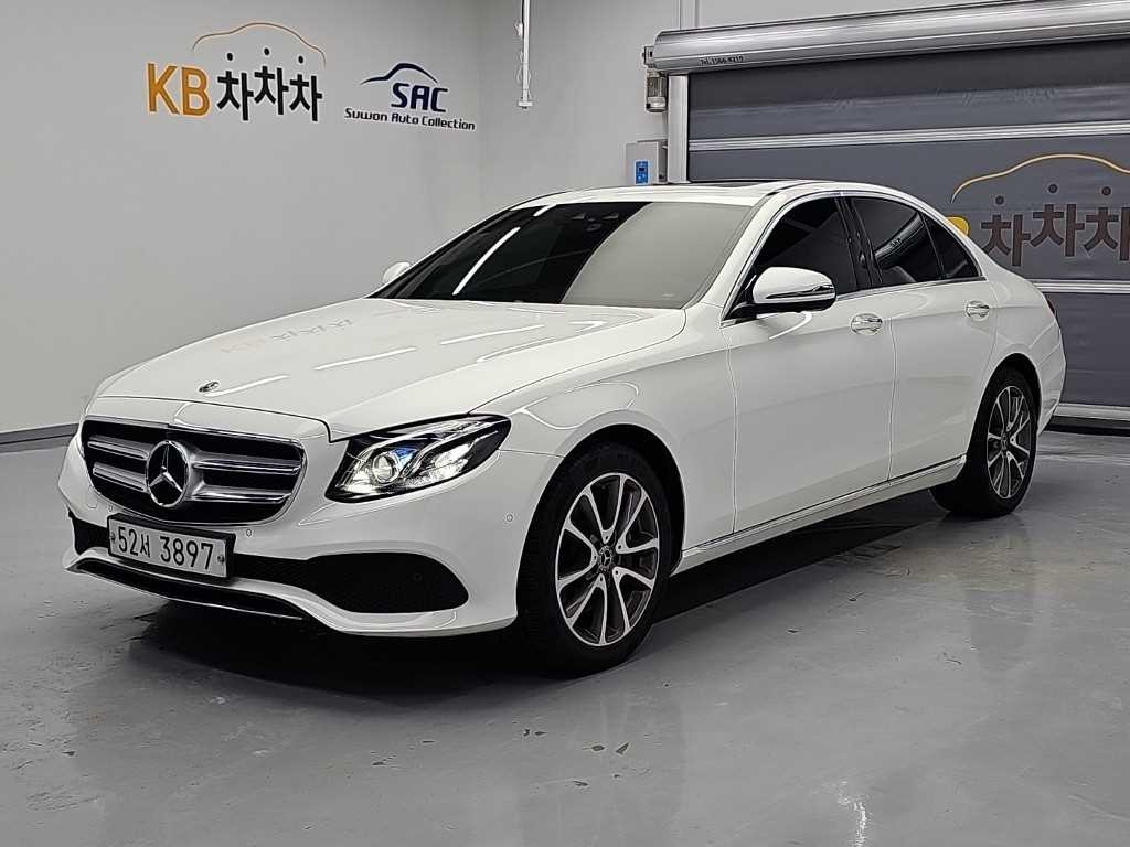 벤츠 E 클래스 E-클래스 W213 E300 4MATIC 아방가르드 이미지 1