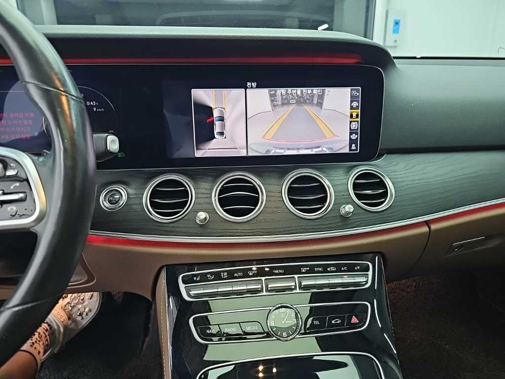 벤츠 E 클래스 E-클래스 W213 E300 4MATIC 아방가르드 이미지 10
