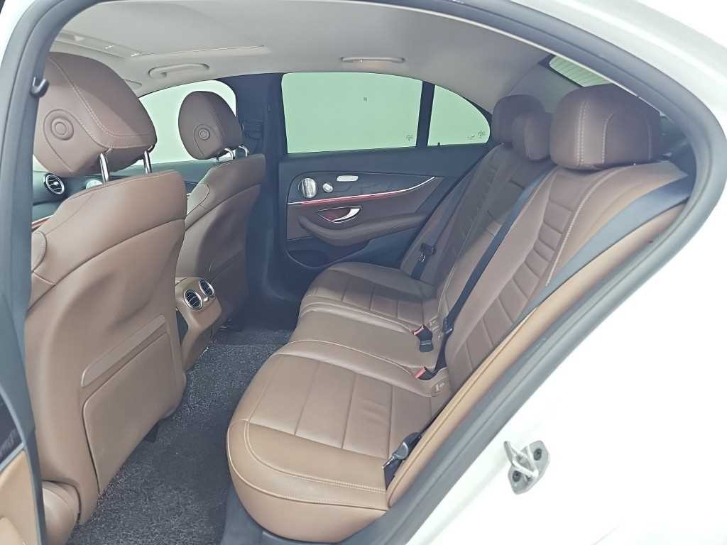 벤츠 E 클래스 E-클래스 W213 E300 4MATIC 아방가르드 이미지 12