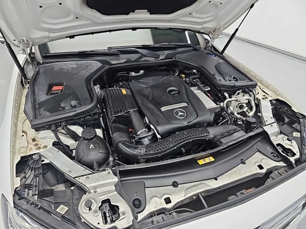 벤츠 E 클래스 E-클래스 W213 E300 4MATIC 아방가르드 이미지 5
