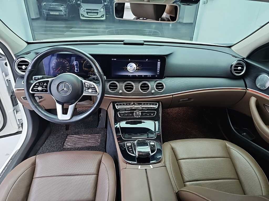 벤츠 E 클래스 E-클래스 W213 E300 4MATIC 아방가르드 이미지 7