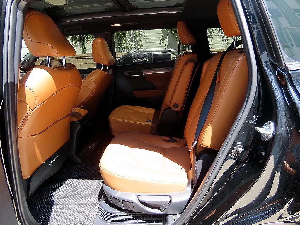 토요타 하이랜더 하이랜더 4세대 2.5 HEV 4WD 플래티넘 이미지 6