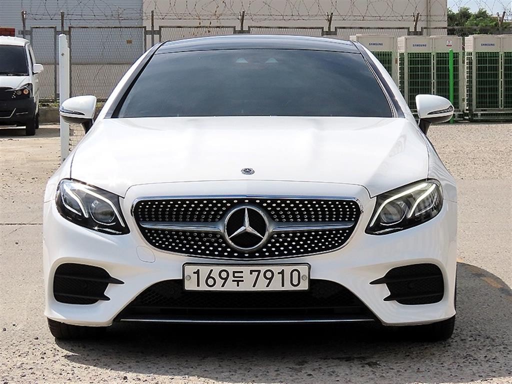 벤츠 E 클래스 E-클래스 W213 E220d 쿠페 이미지 1