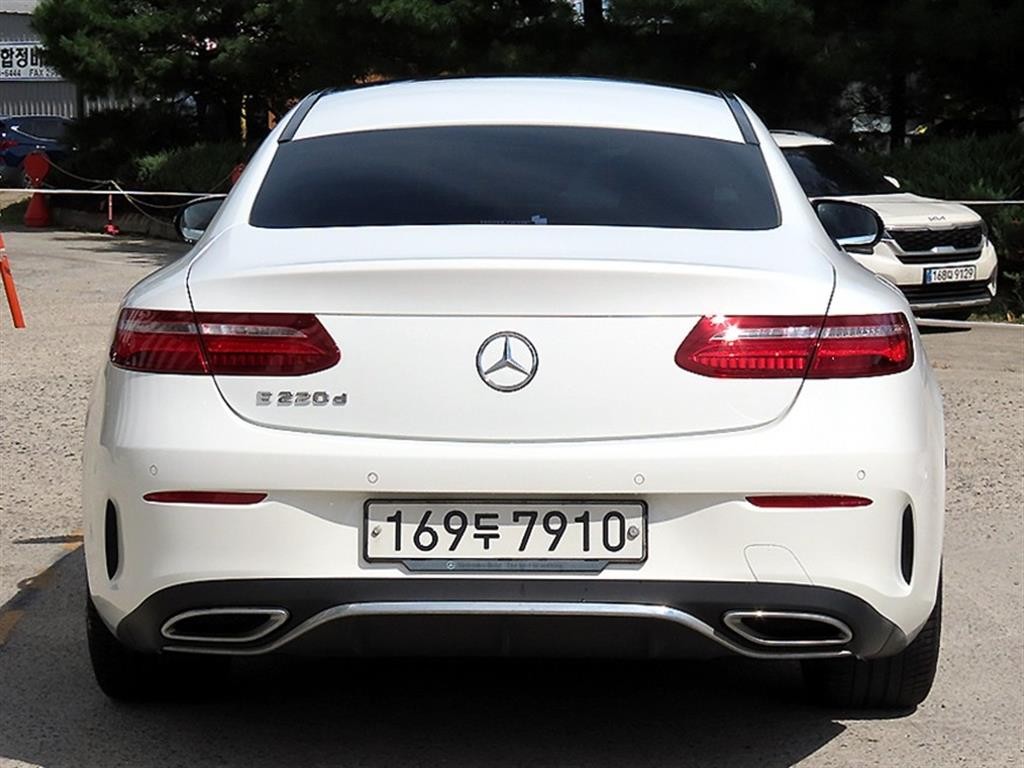 벤츠 E 클래스 E-클래스 W213 E220d 쿠페 이미지 4