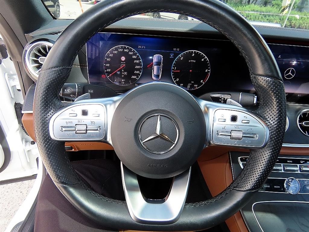 벤츠 E 클래스 E-클래스 W213 E220d 쿠페 이미지 8