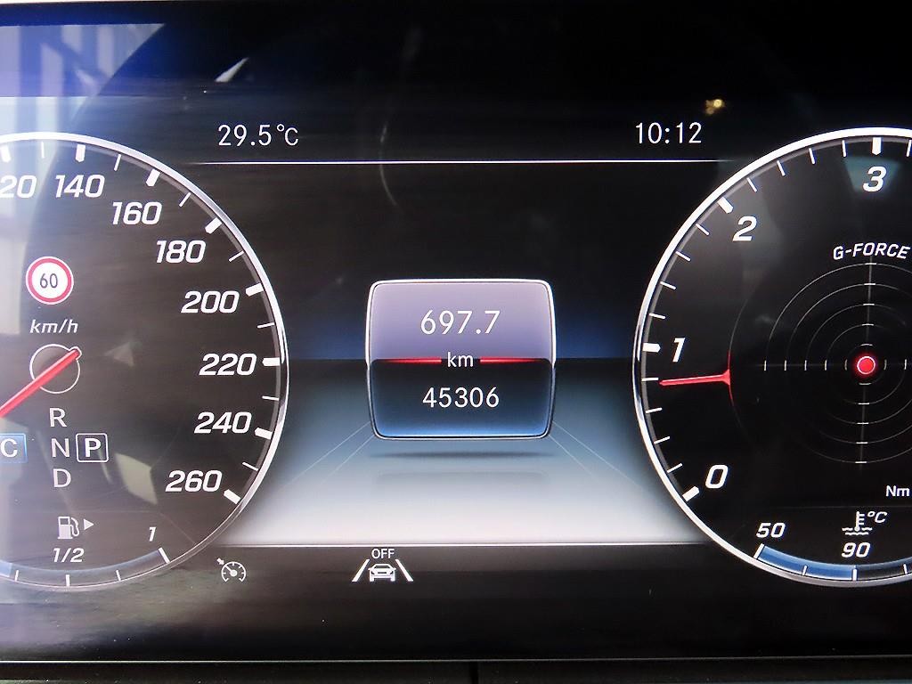 벤츠 E 클래스 E-클래스 W213 E220d 쿠페 이미지 9