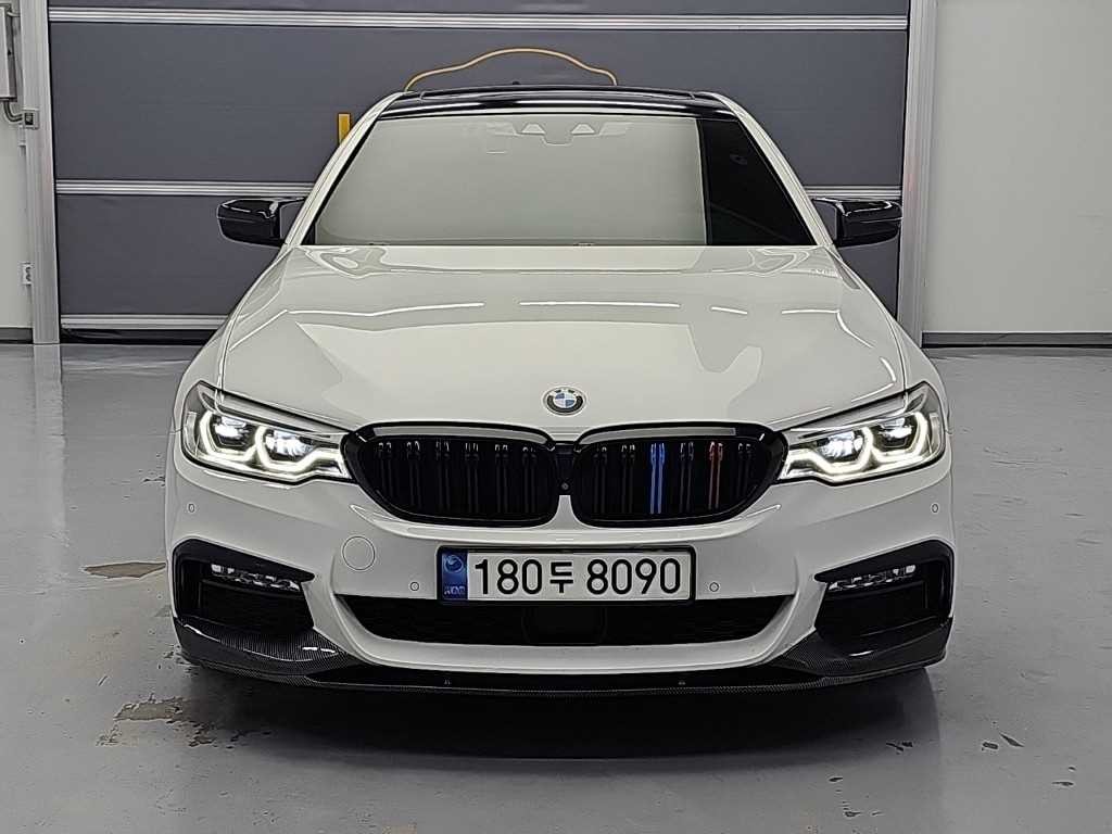 BMW 5시리즈 5시리즈 (G30) 520d xDrive M 스포츠 플러스 이미지 2