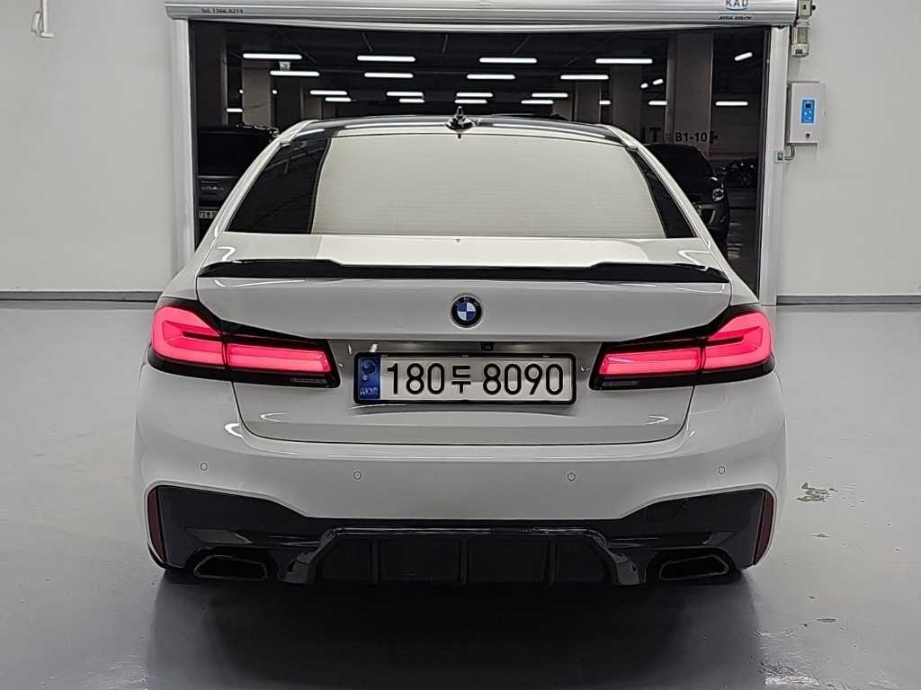 BMW 5시리즈 5시리즈 (G30) 520d xDrive M 스포츠 플러스 이미지 3