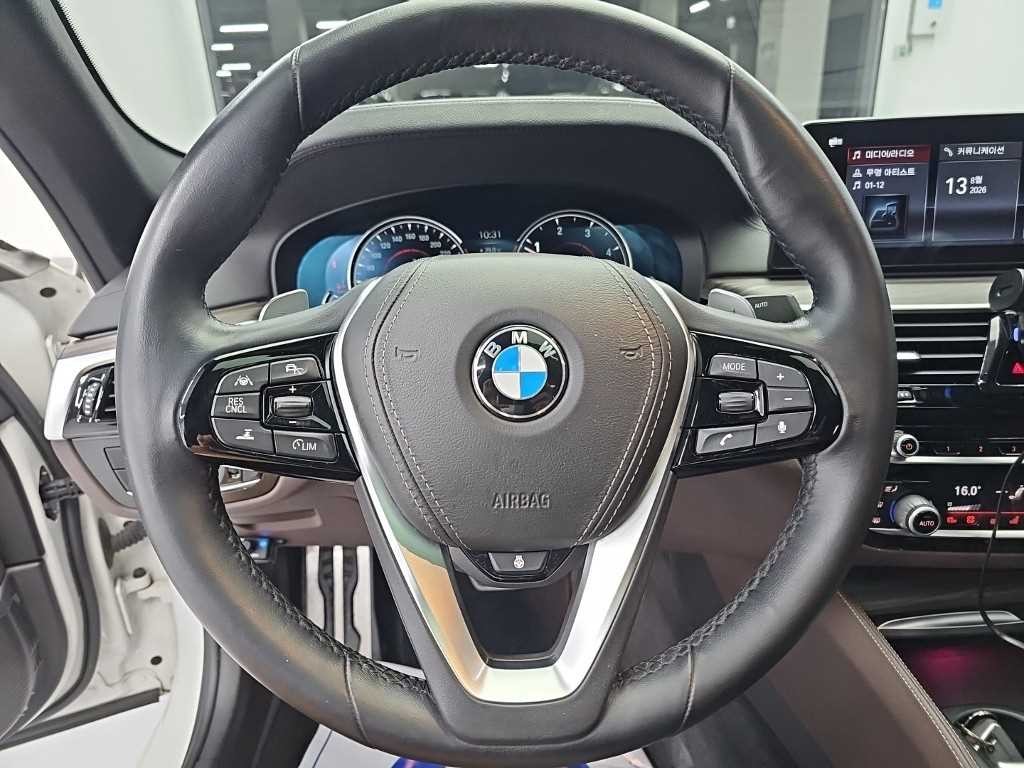 BMW 5시리즈 5시리즈 (G30) 520d xDrive M 스포츠 플러스 이미지 9