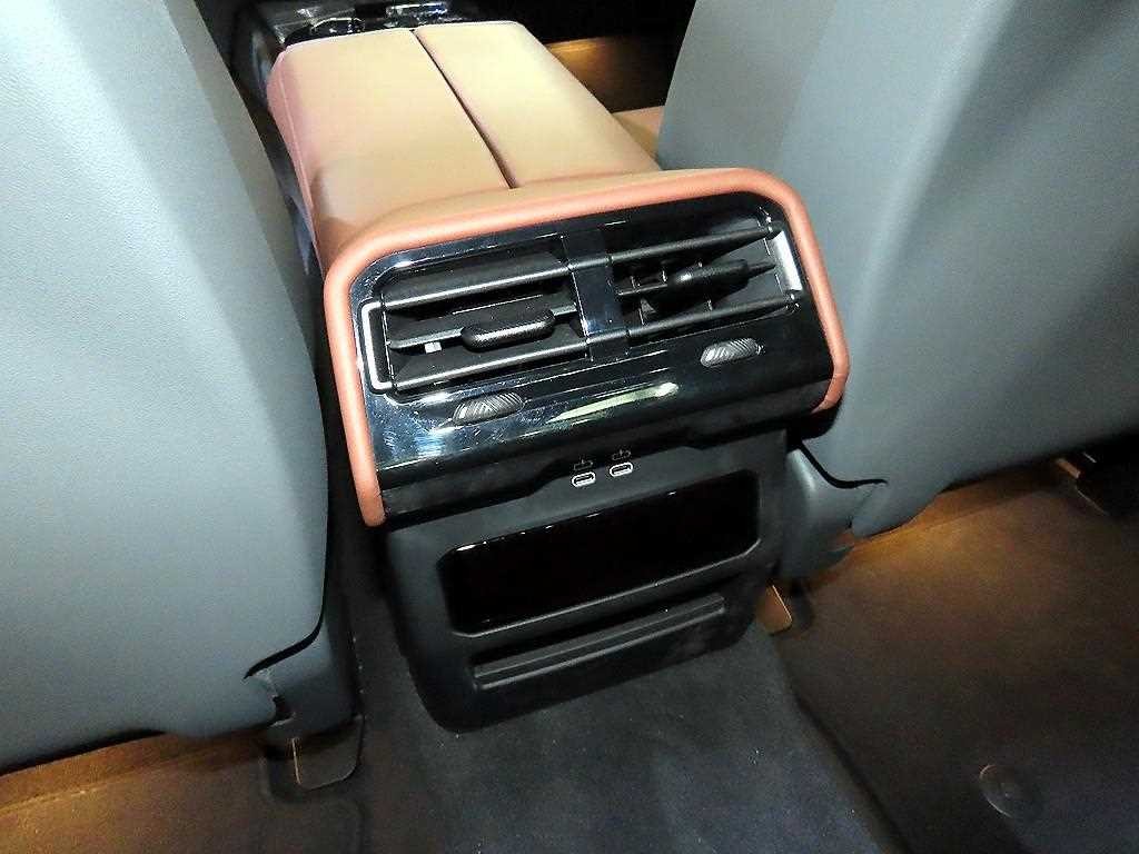 BMW 5시리즈 5시리즈 (G60) 550e xDrive M 스포츠 프로 이미지 16