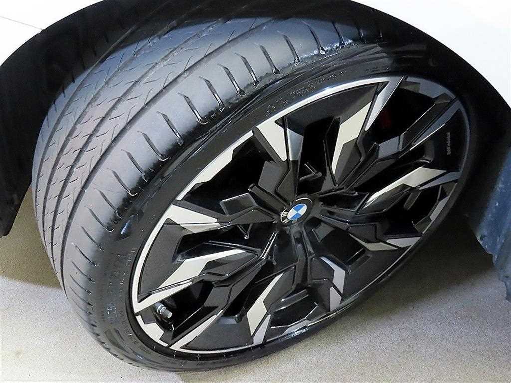 BMW 5시리즈 5시리즈 (G60) 550e xDrive M 스포츠 프로 이미지 20