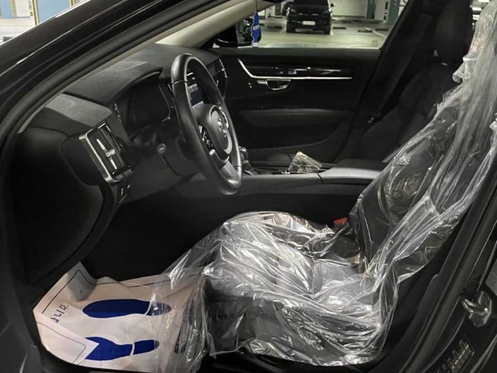 볼보 S90 T5 모멘텀 이미지 12
