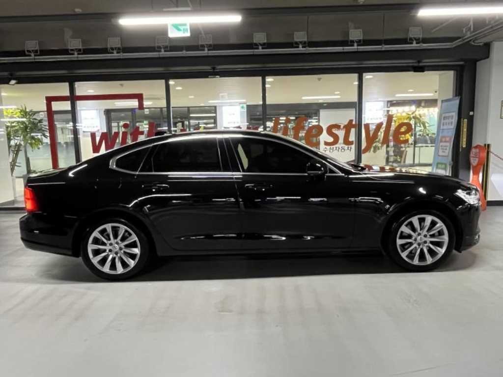 볼보 S90 T5 모멘텀 이미지 3