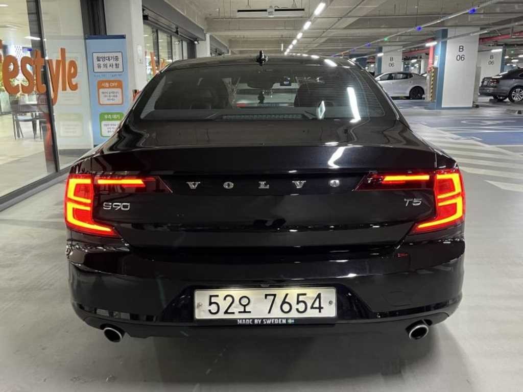 볼보 S90 T5 모멘텀 이미지 5