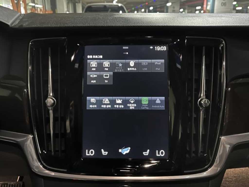 볼보 S90 T5 모멘텀 이미지 9