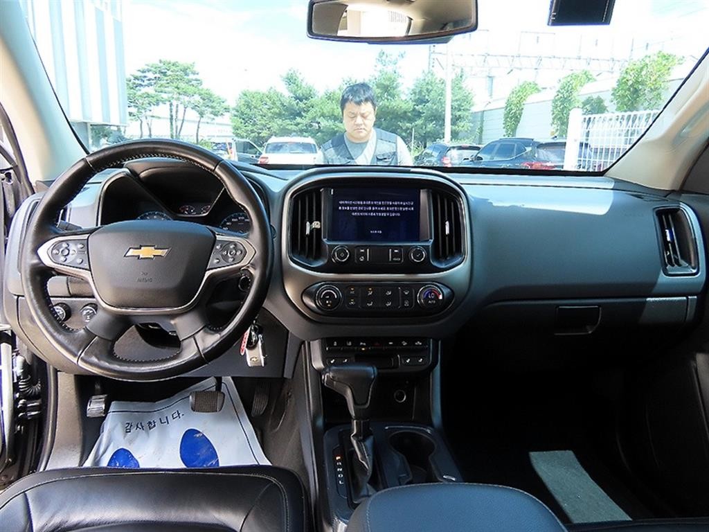 쉐보레 콜로라도 리얼 뉴 콜로라도 3.6 Z71-X 미드나잇 4WD 이미지 7