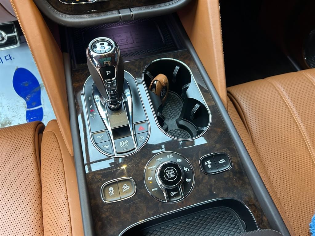 벤틀리 벤테이가 4.0 V8 이미지 10