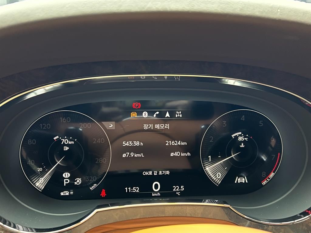 벤틀리 벤테이가 4.0 V8 이미지 15