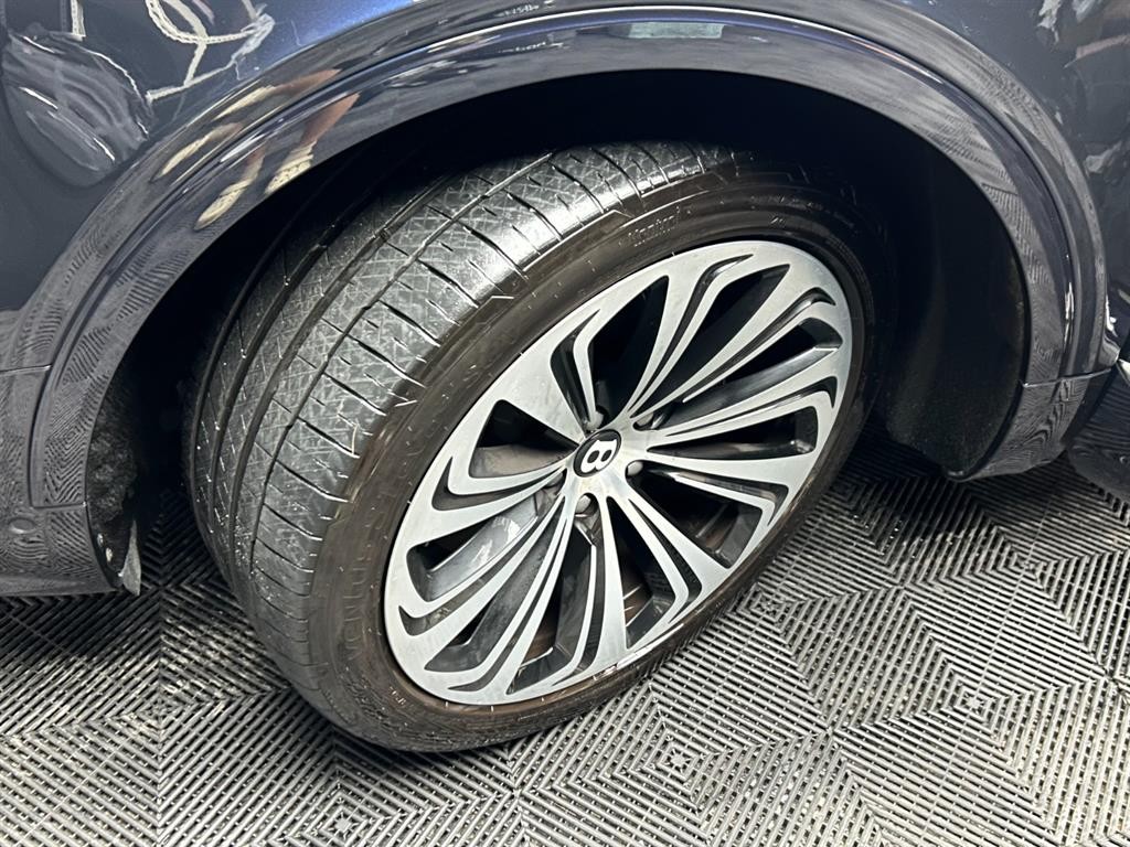 벤틀리 벤테이가 4.0 V8 이미지 16
