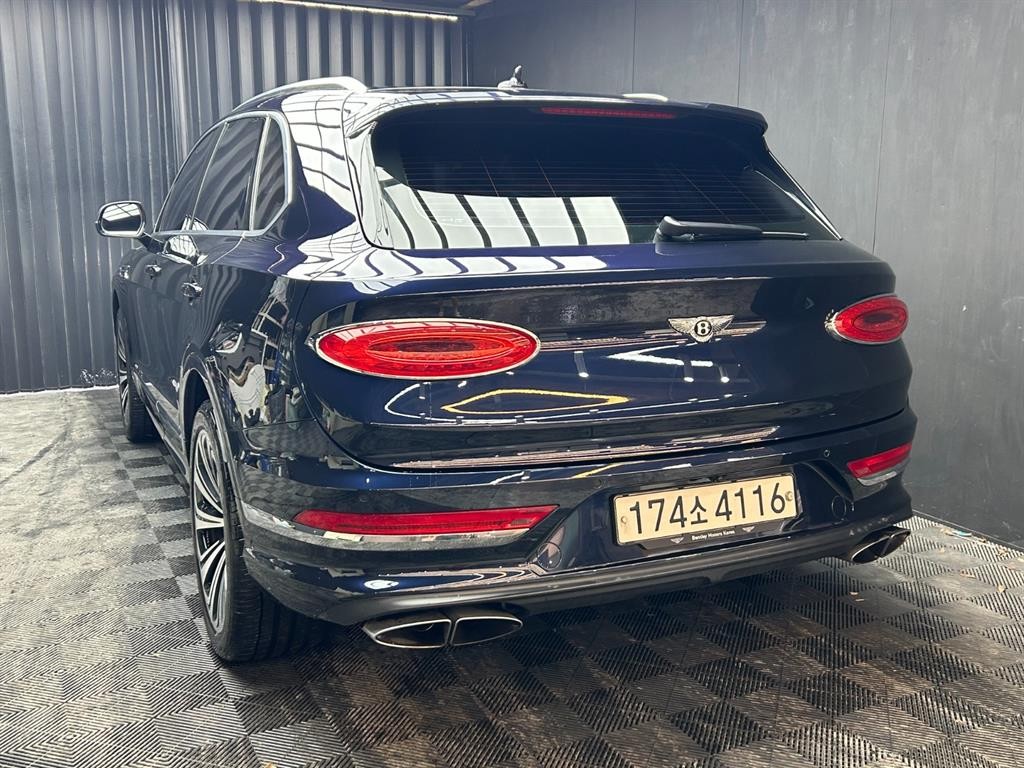 벤틀리 벤테이가 4.0 V8 이미지 4
