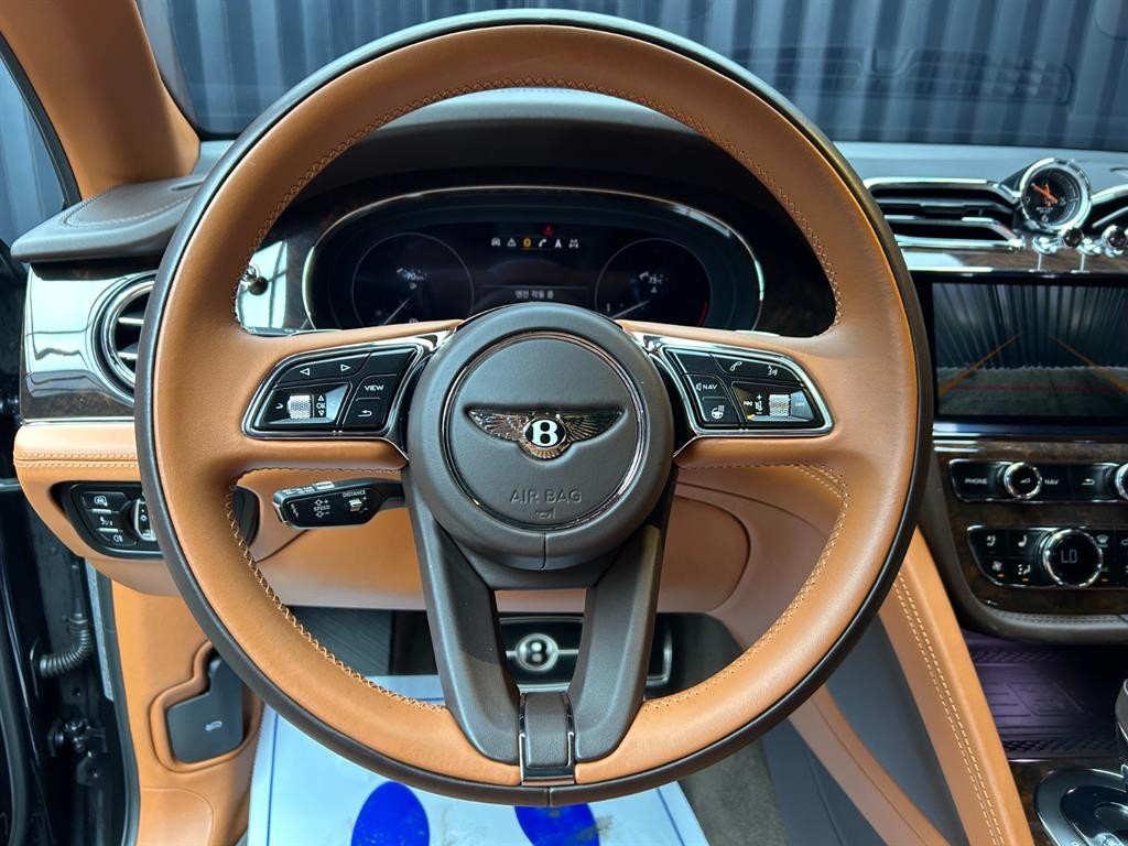 벤틀리 벤테이가 4.0 V8 이미지 8