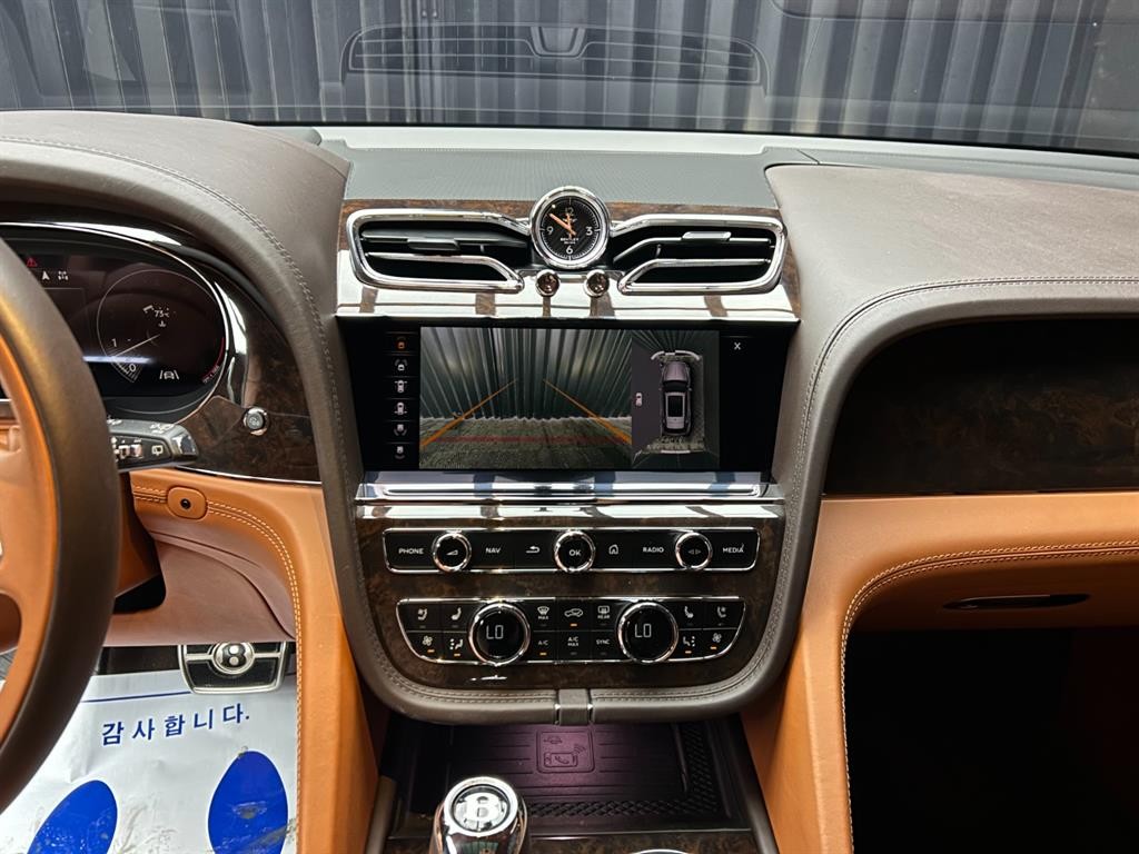 벤틀리 벤테이가 4.0 V8 이미지 9