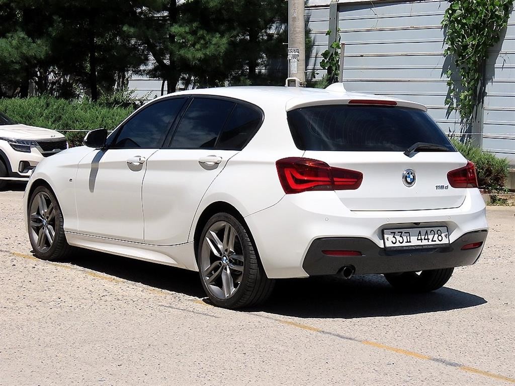 BMW 1시리즈 1시리즈 (F20) 118d M 스포츠 섀도우 에디션 이미지 3