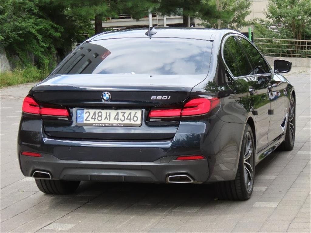 BMW 5시리즈 5시리즈 (G30) 520i M 스포츠 이미지 3