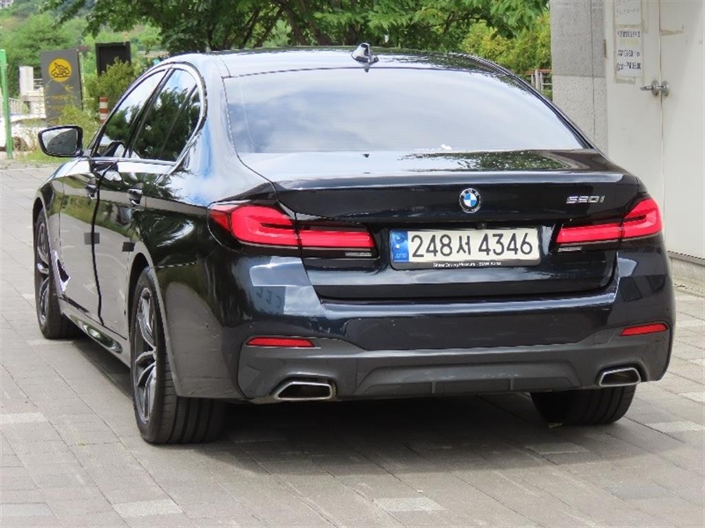 BMW 5시리즈 5시리즈 (G30) 520i M 스포츠 이미지 4