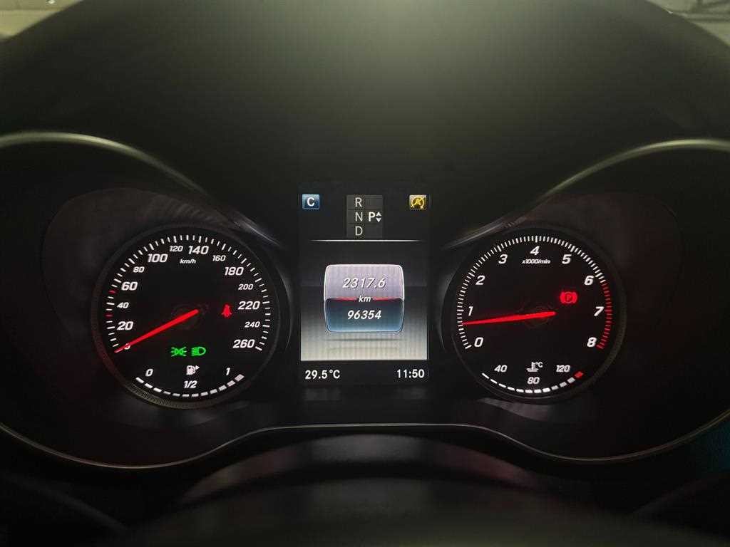 벤츠 C 클래스 C클래스 W205 C200 아방가르드 이미지 12