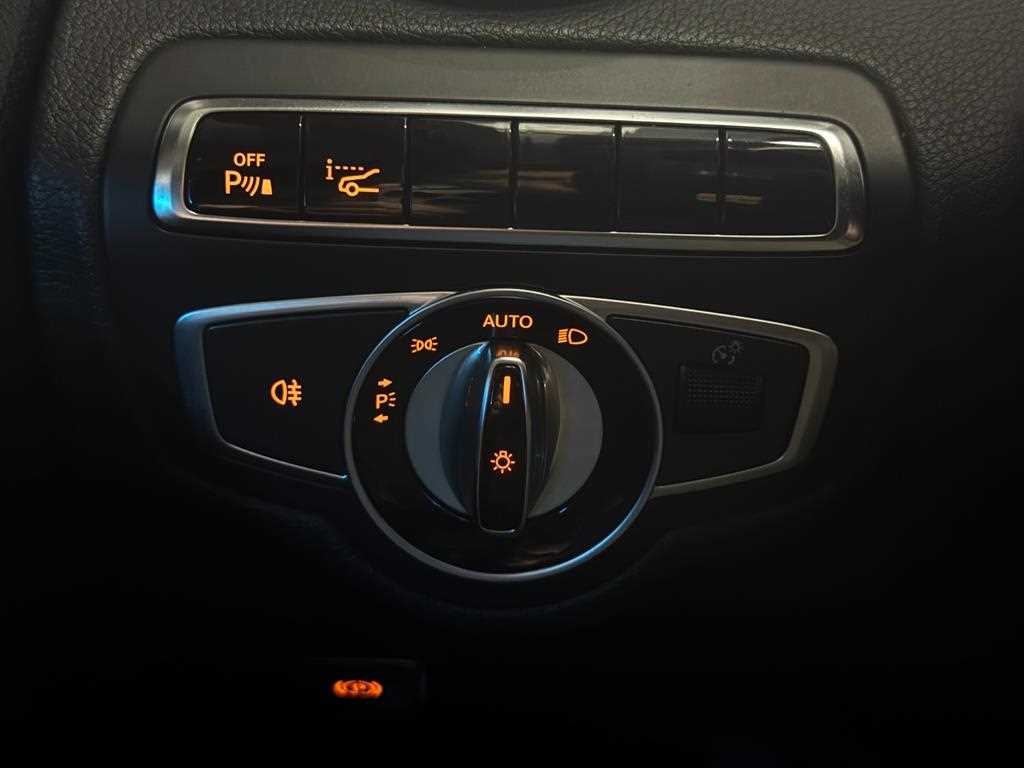 벤츠 C 클래스 C클래스 W205 C200 아방가르드 이미지 17