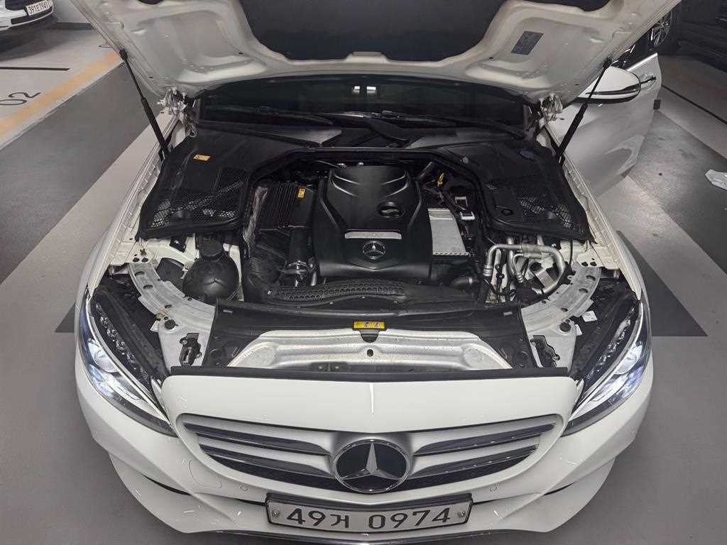 벤츠 C 클래스 C클래스 W205 C200 아방가르드 이미지 5