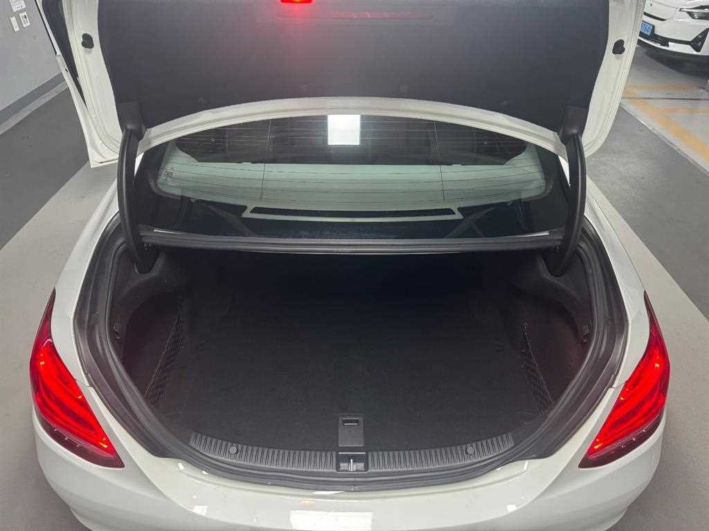 벤츠 C 클래스 C클래스 W205 C200 아방가르드 이미지 6