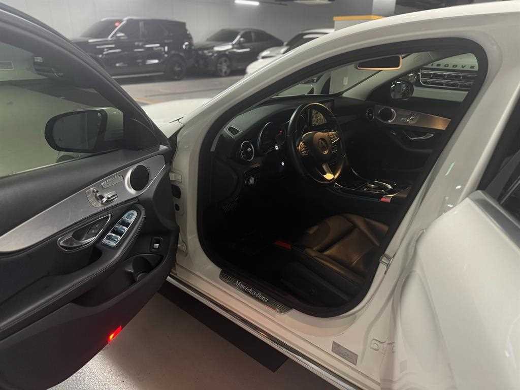 벤츠 C 클래스 C클래스 W205 C200 아방가르드 이미지 8