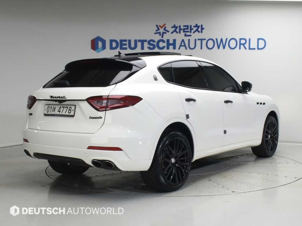 마세라티 르반떼 3.0 S AWD 럭셔리 이미지 2