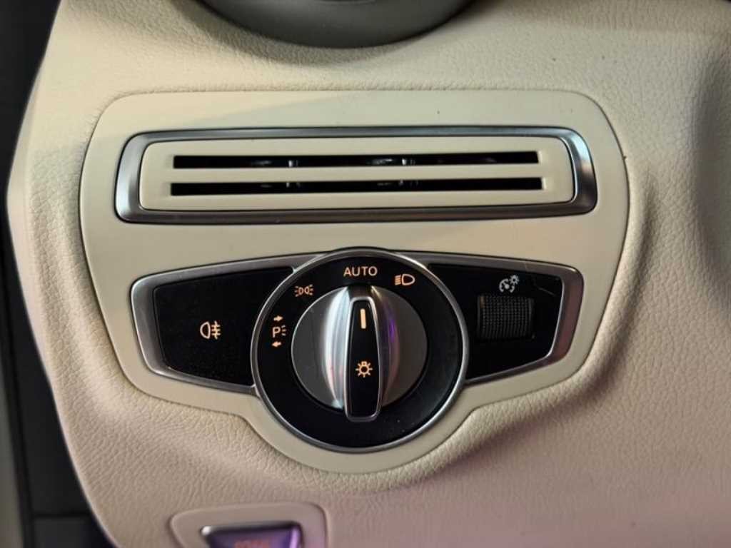 벤츠 C 클래스 C클래스 W205 C220 d 아방가르드 이미지 15