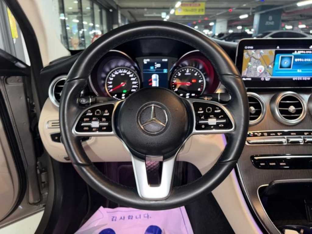 벤츠 C 클래스 C클래스 W205 C220 d 아방가르드 이미지 8